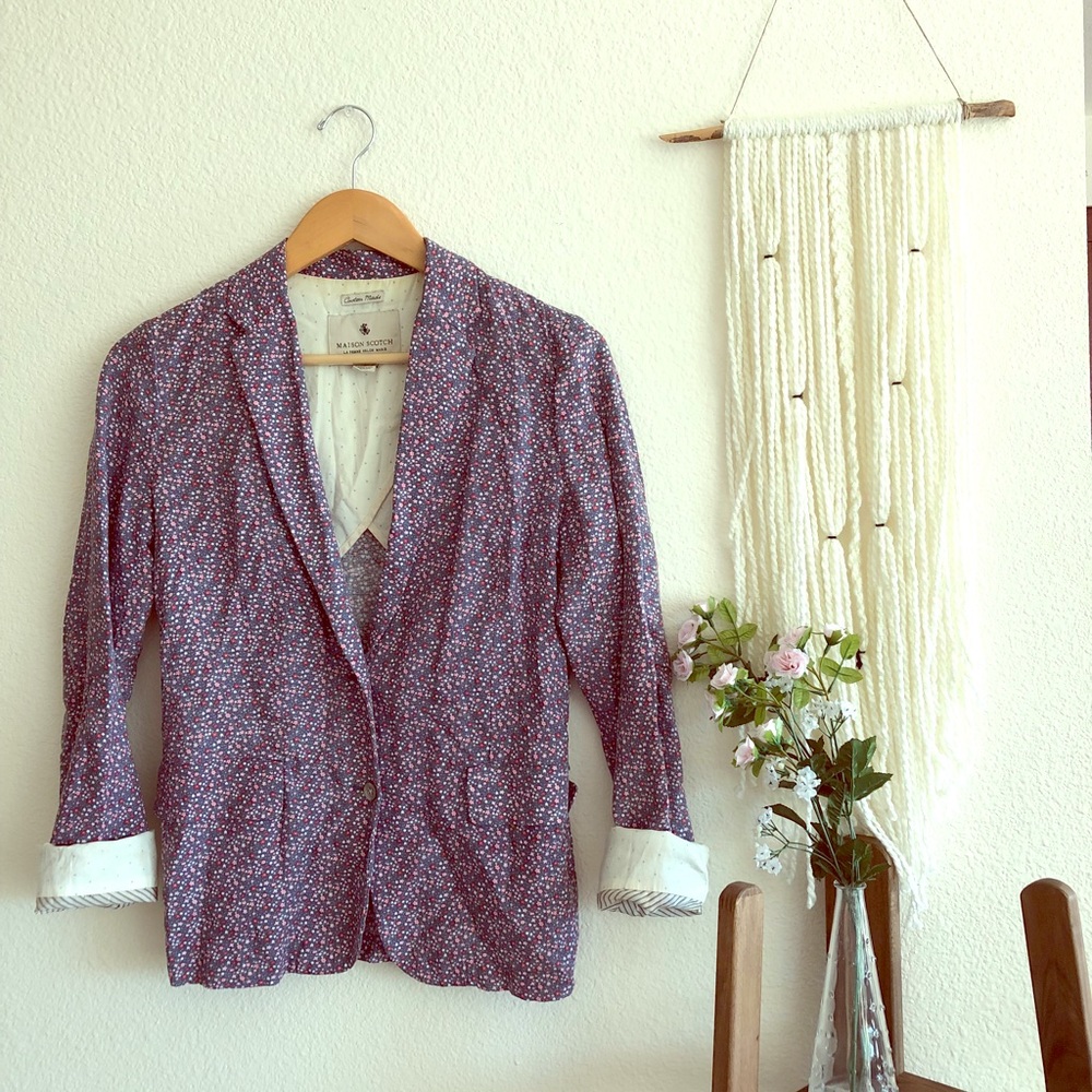 Boutique Floral Blazer with Accent Sleeves